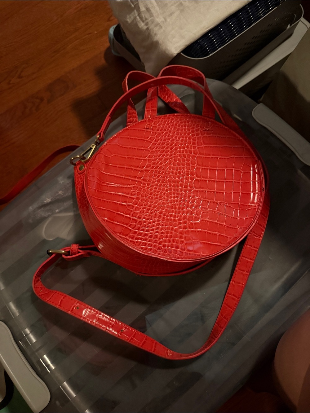 Street Level Red Croc-Embossed Round Crossbody Bag